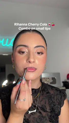 Tried Rihanna’s Cherry Cola Lip Combo 🍒🥤 and im obsessed! Full lip swatch of the new gloss stix and liners on my YT channel 🥰 #makeuptutorial #realskintexture #lipswatch #lipliner #lipliner #lipcombo #cherrycolalips #makeupreview #BeautyTok #makeup 