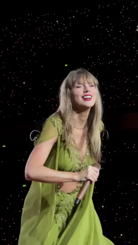 August song hits different in August 🍃💚 @Taylor Swift @Taylor Nation | The Eras Tour Warsaw N2 #fyp #foryou #taylorswift #theerastour #august #warsaw #pgenarodowy #concert #folklore #2024
