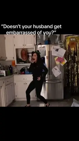 Never a dull moment living with  Mr. Langer 😂😂😂 #husband #funnyhusband #dance #laugh 