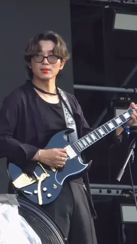 No cause hes literally everything i ever wanted…💋🫠 #wavetoearth #danielkim #kimdaniel #niellkim #krnb #wte #w2e #fyp #foryou #krnbfyp #wavetoearthconcert #foryoupage #fypツ #niellkim_ #dongkyu #kindie #johncha #concert #koreanband 