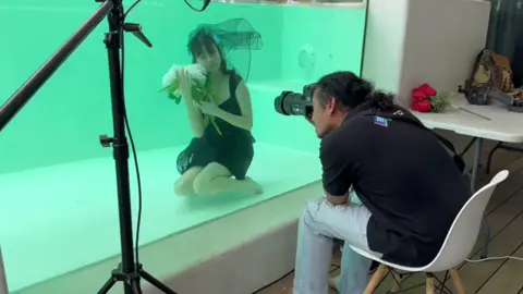 เบื้องหลังการถ่ายแบบใต้น้ำ 🧜🏻‍♀️ #นางเงือก #เงือก #เงือกน้อยผจญภัย #mermaid #thelittlemermaid #ถ่ายแบบ #นางแบบ #ถ่ายแบบใต้น้ำ #ถ่ายรูปใต้น้ำ #model #underwatershooting 