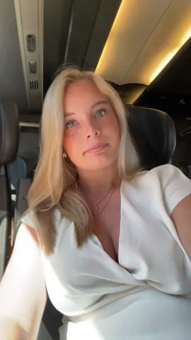 Vem åker en förstq klass öresundståg😂😂😂😂😂