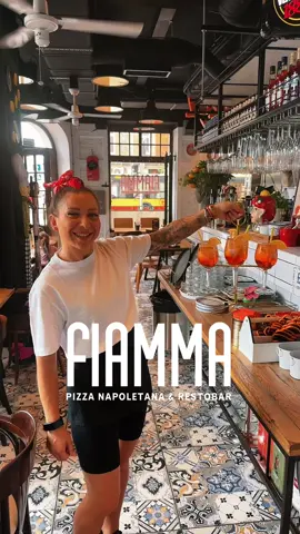 Jak sobota to drzewko aperola🍹 w #FIAMMA! 🇮🇹✨ zapraszamy do robienia rezerwacji!  #fiamma #aperol #aperolspritz #pizza #pizzalover #pizzatime #warsaw #drink #drinktok #tiktok 