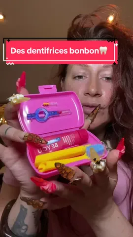 J’étais vraiment pas loin de les manger tellement ils ont un goût de bonbon acidulé aux fruits 🦷🪥🍇 Les meilleurs dentifrices de ma vie 🤩 #dent #teeth #dentifrice #fruit #degustation #test #beauty #hygiene #nettoyage #curaprox 