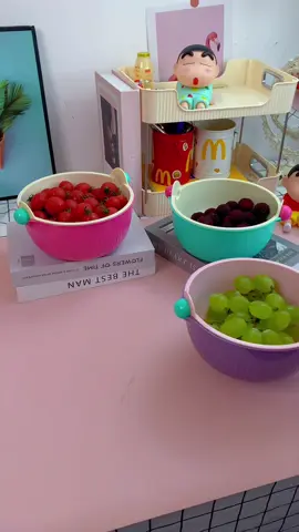 Giỏ thoát nước bóng thực sự rất đẹp. Nó cũng có thể tự động thoát nước khi sử dụng để rửa trái cây. Thật tiện lợi và thiết thực!! #giothoatnuocnhabep #giothoatnuochailop #tienich #giadungnhabep #thietthuc #jizonguyen 