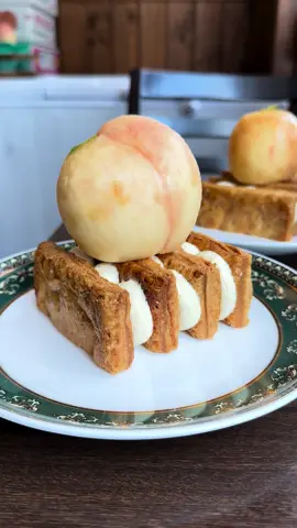 【高田馬場】新宿で食べれる大きな桃が丸々一個乗った絶品ミルフィーユ！見た目のインパクト抜群です！ 「Re:s cafebar&sweets」 📍東京都新宿区大久保3-9-5 #japanesefood #japanfood #japan #tiktokfood #東京グルメ