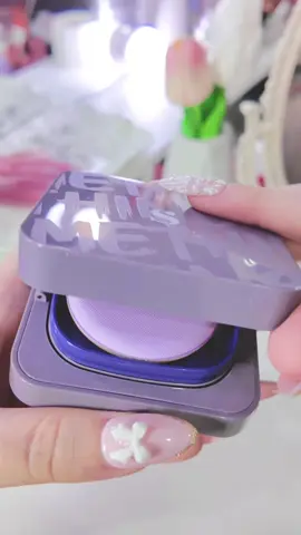 I’ve been waiting for brighter shade of this healthy glow finish cushion and finally it’s out now!✨ Somethinc copy paste breathable cushion☁️🫧💜 💭00 Cotton • • • • • @Somethinc Official • #makeup #viralmakeup #beauty #cushionviral #cushion #unboxing #cushionlokal #somethinc #somethincmakeup #fypシ 