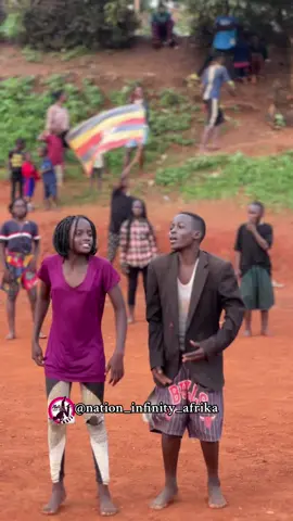 SEE IN THE BACK GROUND COPYING THE DANCE🔥🔥🇺🇬🇺🇬❤️‍🔥❤️‍🔥💪💪👀👀👀👀#insta #trendingsound #foryou #fypシ゚viral #foryoupage #trend #instagram #acrobatic #funnyvideos #explorepage #tiktokuganda🇺🇬🇺🇬🇺🇬 #fypage @Nation Infinity AFRI 