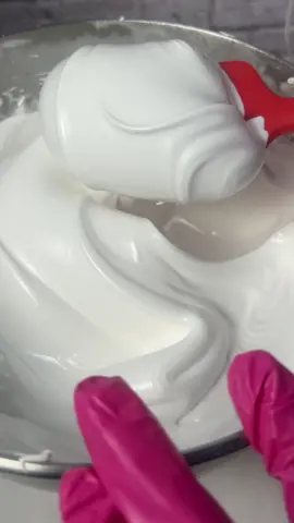 Make easy homemade marshmallow fluff with me! Save money AND have fun. Full recipe in video 😊 #homemademarshmallows #homemademarshmallowfluff #marshmallowfluff #marshmallowcream #EasyRecipe 