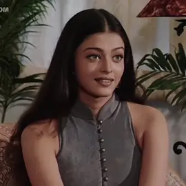 that fly is so lucky #aishwaryarai #ash #aishwaryaraibachchan #edit #bollywoodedit #viral #southasian #aishwaryaraiedit #desiwomen #missworld #90s #missworld1994 #fypシ゚viral #fypツ #viraledit #indian #indiantiktok #browngirl #desitok 