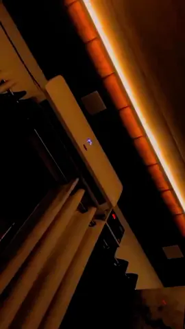 Malam Minggu nyantai dikamar aja 😁☺️#wanitamandiri❤️❤️ #wanitategarwanitasabar😘 #fypシ゚viral🖤tiktok☆♡🦋myvideo #❤️❤️❤️❤️❤️❤️❤️❤️❤️❤️❤️❤️ #maaflewatberandakalian🙏❤️ #storytiktok🍓 