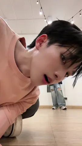 ครูบอกเต้นผิดคับบ 🤣#MagentaBoy #Noeulnuttarat #noeullee #Noeul #이노을 #โนอึล #horizone #s2thesunset 