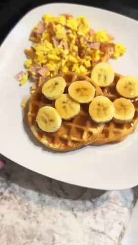 An easy breakfast to make at home that can feed your family more than once. 🫶🏻 All groceries from this video are from @Walmart #breakfast #breakfastideas #breakfastrecipes #breakfasttime #breakfastinspo #breakfastchallenge #breakfastclub 