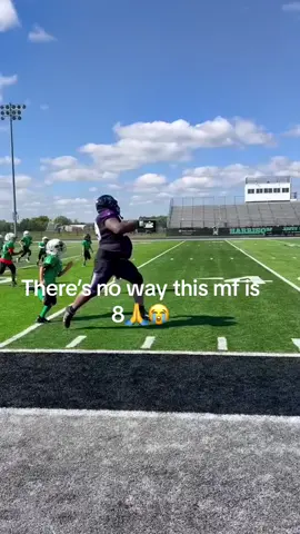 Mf is not 8😭#cfbplayoff #fypシ゚viral #funny #nfl #cfb #goofynfl #fyppppppppppppppppppppppp 