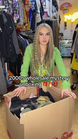 it’s so hard not to keep everything… what’s your favorite piece? #y2kunboxing #wholesaleunboxing #mysteryunboxing #y2k 