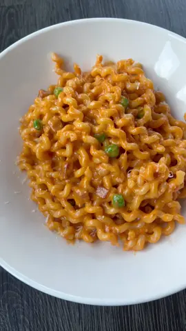 Creamy Tomato Pasta with Pancetta and Peas 😍 recipe on insta! #fyp #pastas 