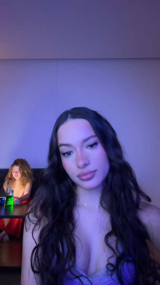 Sentí cosas de Adrian Marcelo viendo a la chica de rojo 👀 #BriggitteBozzo #LaCasaDeLosFamososMx #fyp #LCDLFMX 