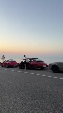 This Porsche is no garage queen. #porsche #porsche911 #roadtrip 