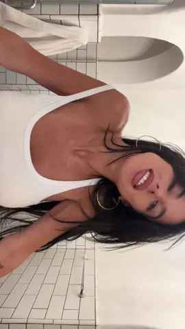 having some wild thoughts about this music video……………..