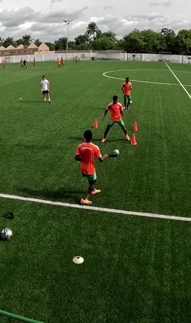 Always on the move 👣 @Gambinos💚🤍  #football #passing #training #academy #fyp