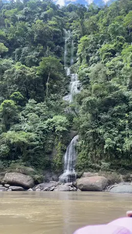 Adventuring through the heart of Ecuador on the Amazonian rivers🌿🛶 #AmazonAdventure #EcuadorExploration #RiverJourney