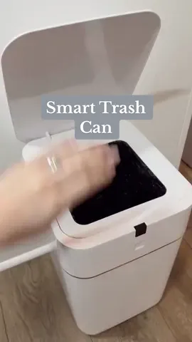 Make taking out the trash so much easier with this smart little trash can 🤖 Shop smart trash can at the link in bio. #amazonfinds #amazonkitchen #smartappliances 🎥: @Kelsey | Amazon Finds | Mom 