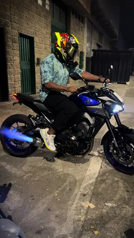 Imagínate un lugar donde solo hallan MT-09 al corte 🤤🔥 Yo le llamaría “EL PARAÍSO”‼️ #mt09 #mt09sp #alcorte #yamaha #mt09yamaha #amigos #biker #paraiso #bikelife #medellin #arrow #chocorramito_mt09 #parati #viral 