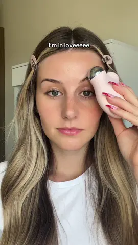 Microcurrent gives you results you’re obsessed with every single time 🤍⚡️ you'll notice a more sculpted, lifted appearance instantly, and witness more powerful results with consistent use. #NuFACE #Microcurrent #MicrocurrentDevice #NuFACEResults #nufacemini #antiaging #nufaceroutine #smoothskin 