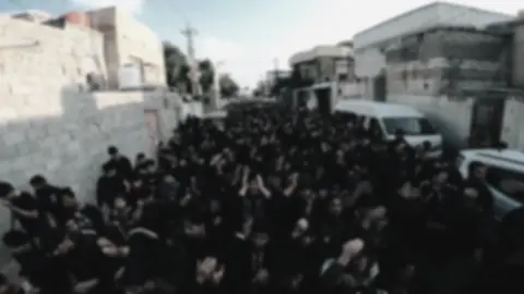 كلهَا زارت زيَنب جِا وأنة 💔.#تصميمي #تصميمي #تصميمي #زينب_امنيتي_الزيارة #حرم_السيدة_زينب #كرار_العبادي #دخولية #اللهم_عجل_لوليك_الفرج #المهدي_المنتظر #الشعب_الصيني_ماله_حل😂😂 #شور #امنا_الزهراء #السيدة_زينب  #سيدسلام_الحسيني 