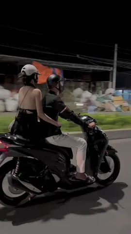 Xuống phố dạo mát tí thôi :)) #huynhtanhieu #43danang #xuhuong2024 #CapCut #92quangnam 