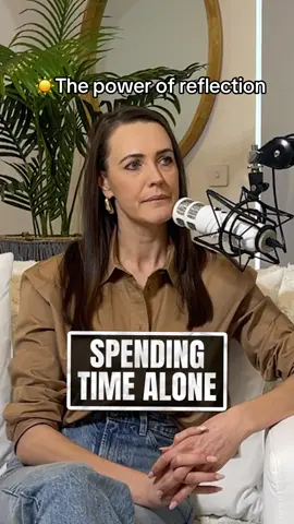 Spending time… reflecting on all the positive things that have happened this year! Taken from this weeks #careerconfidence podcast. Overcoming the mid year slump #podcastclips #reflection #careers 