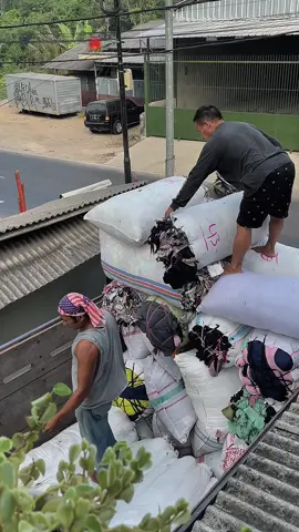 MENERIMA/MEMBELI LIMBAH KAIN GARMENT DAN KONVEKSI JENIS-JENIS YANG KAMI BELI : -LEVIS/BLUE JEANS/DENIM -DENIM GREY -KAIN PP/POLY PECAH (WARNA) -KAIN FULL KATUN (PUTIH & PUTIH TULANG & WARNA) -KAIN TC & POLY & KATUN SPANDEK (PUTIH & PUTIH TULANG & WARNA) -KAOS FULL KATUN (PUTIH & WARNA) -KAOS TC & POLY & KATUN SPANDEK (PUTIH & PUTIH TULANG & WARNA) -KAIN FLEECE (PUTIH & WARNA) -KAIN HYGET (PUTIH & WARNA) -KAIN ASPUT (ASAL PUTIH) -PLASTIK DAUN JENIS PE,HD,PP (BIASANYA BEKAS BUNGKUS KAIN ROLLAN) -KONES SELONGSONG KARDUS -KONES PLASTIK (BIASANYA BEKAS KONES BENANG JAHIT) -KARDUS -KAIN SISA ROLL -KAIN METERAN -DLL Harga langsung Negosiasi saja ke gudang atau telpon ke Nomor yang tertera di bawah. MAJUN JALAK JAYA- Gudang Pak haji Tito . Kp.Dano RT02/RW07 Desa Kopo Kec.Kutawaringin Kab.Bandung (DEKAT STADION SI JALAK HARUPAT) Google maps : Majun Jalak Jaya Telp/WA : 085159074119 #SerunyaLiburan #supllierkapas #soreang #bandung #kainperca #limbahkain #kainmurah #fyp #xyzbca 