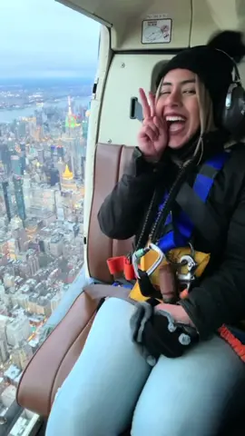 Dont try if you’re scared of heights                 #fypシ゚viral #flynyon #helicopter #newyork #fly #sky #empirestatebuilding #viraltiktok #newjersey #flynyonnyc #skyline #views #fun #bucketlist 