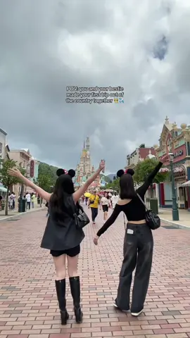 we made it to hongkong besti!! @Angela #fyp #travelbestie #bestiegoals #hongkong #disneyland #bffgoals #jamieandangela 