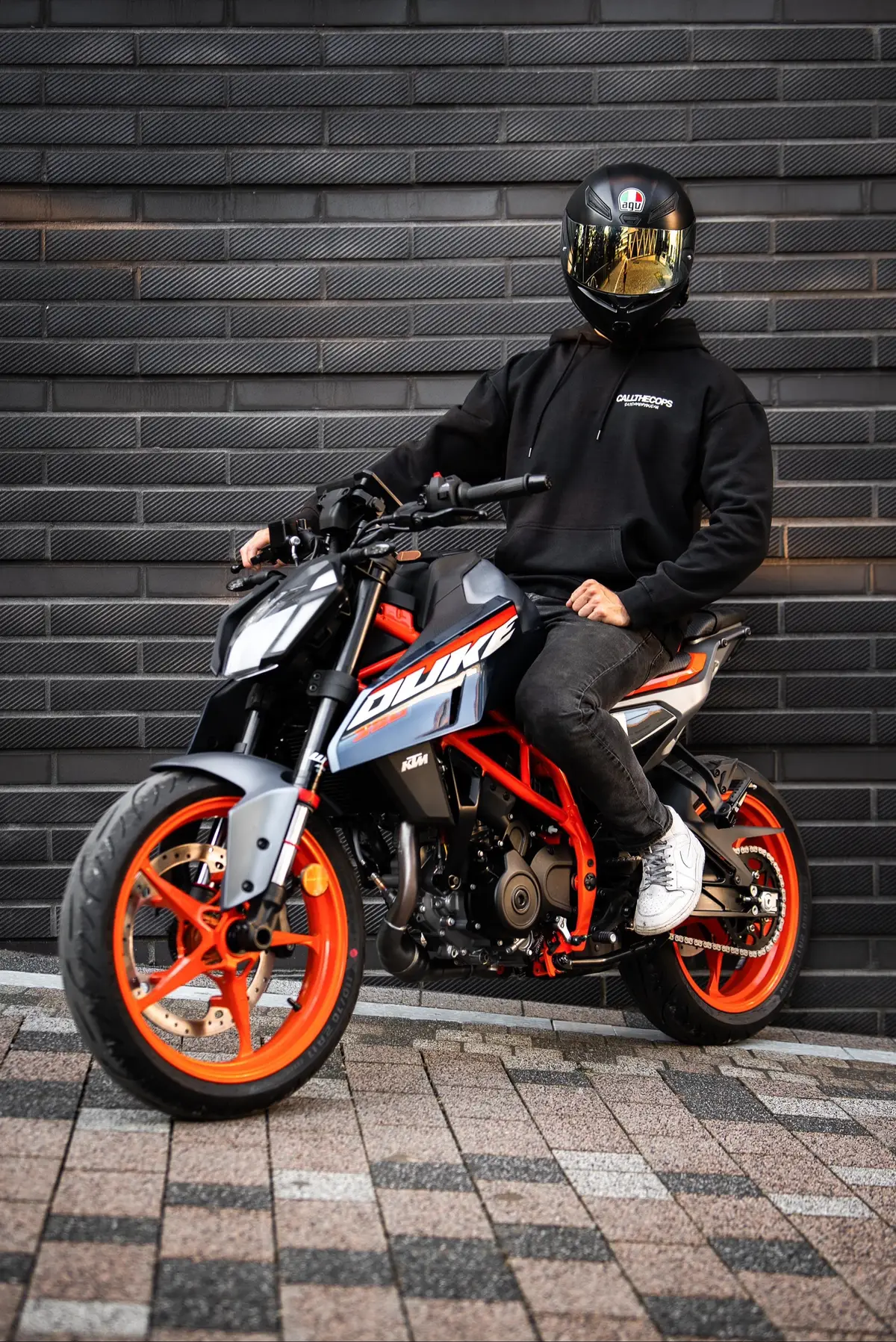 Einen der limitierten Hoodies bestellen und mit etwas Glück eine KTM Duke 390 gewinnen! Limitierte Hoodies nur noch 3 Tage auf www.gehtsteil.shop erhältlich 💪🏼 AGB in meiner Bio. TikTok steht in keinem Zusammenhang mit diesem Gewinnspiel #davidbost #gehtsteil #motorrad