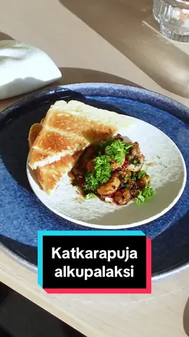 Tänään valmistetaan helppo ja nopea alkupala. Voit käyttää katkarapuja jättikatkarapuja. Voita, öljyä, persiljaa, chiliä, valkosipulia ja vähän paahtoleipää tai patonkia kylkeen. Helppo myös valmistaa suuria määriä. #blackstone #parilagrilli #blackstonegriddle #katkarapu #fyp #foryoupage #foryou #Ruoanlaitto #Resepti #grillaus #Recipe #cooking #grilling #reseptiktok 
