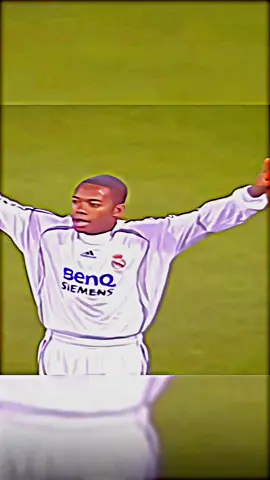 the Best Real skills 👌  #robinho 💫💯 Brazil 🇧🇷 🥶 world 🌎 xirfad #fyp #skills  #legends video editor 🤝🧠🤷 @wll__neymar__🔴⚪️