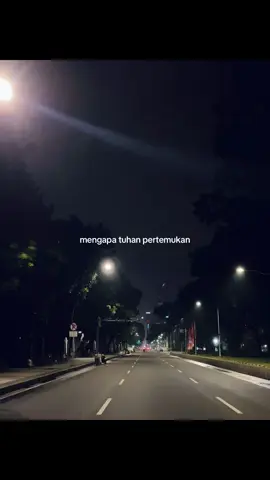 bertemu diwaktu yang salah itu nyesek banget 🥀 #foryou #galaubrutal🥀 #lyrics #xyzbca 