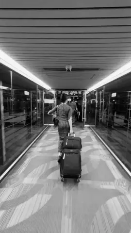 Udah pernah deket sama anak penerbangan belum dek?  Jangan ya dek ya 🫢 #สโลว์สมูท #สโลว์สมูท #สปีดสโลว์ #สโลว์สมูท  #flight #flightattendant 