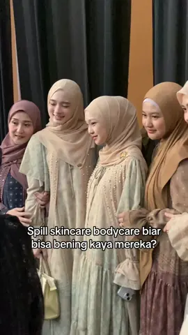 MasyaAllah bisa putih banget kituh… #inayarusli #juliadaehoon #diarymuslimahvol2 #kazamistore 