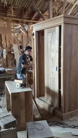 PESANAN ALMARI PINTU 2 SLIDING DONE ✅ Siap melayani segala macam custom mebel & furniture anda (Indoor/outdoor) untuk informasi pemesanan dan detail produk bisa hubungi call/wa :  0822-2135-4550 email : cahayajatifurnitur@gmail.com atau bisa langsung klik link yang ada dibio kami  selamat berblanja terimakasih. #furniture#mebelcahayajati #furnituredesign #furnitureindonesia #desaininterior #fypシ #mebeljati #mebel #furniturejati #pengrajinmebel #pengrajinmebeljepara #mebelindonesia #mebeljepara #jualanonline#jualanmebel#mebeljati 