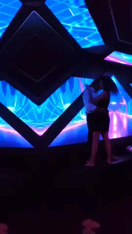 High Vina dance 💃💃🕺🕺 #vinahouseremix #Vina #sixthsense #fypシ゚viral #nightlife #trendingvideo 