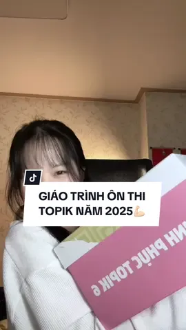 IG: _ayellowlemontree Có ai như tui nghỉ hè chán quá ngồi nhà lôi sách ra luyện đề ko 😂 các bạn chuẩn bị thi Topik năm 2025 mại zô nèee #nhatkycuachanh #fyp #cuocsonghanquoc #duhochanquoc #hocbonghanquoc #viral #xh #onthitopik #luyenthitopik