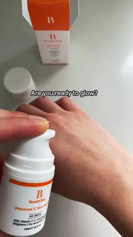 BeautyStat Universal Vitamin C Skin Refiner serum is fragrance free and absorbs into skin immediately leaving skin glowing and moisturized. I love that it leaves no residue behind and it works so well! #vitamincserum #bestvitamincserum #skincarehacks #unboxing #unboxingvideo 