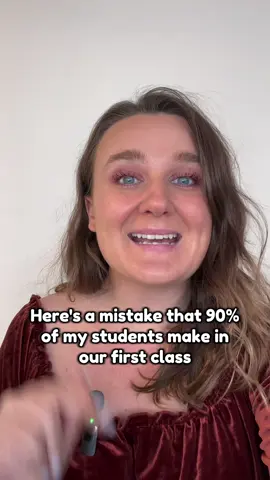 Follow me for more daily English tips!  Did you know the difference between i’ve been to and i’ve been in in English? Now you do! 💪🏻  #englishgrammar #beento #britishenglish #britishenglishteacher #englishteacher #learnenglish #english #aprenderingles