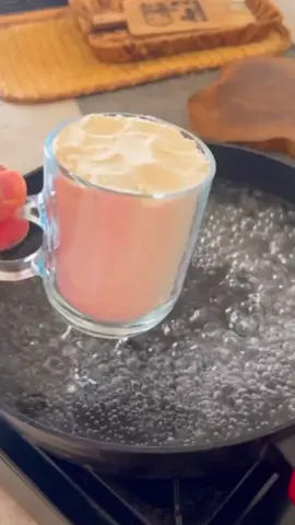 فقط ضيفوا الدقيق للماء المغلي ورح تنبهروا بالنتيجه#اكلات_سريعة #اكلات_سريعة_التحضير_ولذيذه #معجنات_سهلة #مخبوزاتي #فطاير_سريعه 