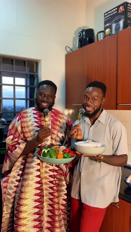 Here is a quick recipe on how to prepare oven baked jollof rice featuring the Guy that bakes @Alhaji theozzy 🥰🥰🥰 and JOLLOF KING  #tasteitwithwesley #alhajitheozzy 