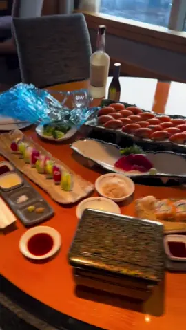 Riding’ the soosh train in JAPAN 🍣🚂🇯🇵 If you ever visit #Japan, which I highly recommend you do - treat yourself to the greatest sushi on earth, but don’t ask for those “speciality rolls” like we have here in the U.S. They take their sushi serious and you gotta respect their culture. Unknowingly, I did ask for my favorite roll (Rainbow) which they were gracious enough to accommodate and take care of me. But I’m a quick study and only asked once 😉 Love U back Tokyo 🖤  Don’t cheat yourself, treat yourself and enjoy your cheat meal weekend, my friends.  さようなら、友達 Sayōnara, tomodachi  and I sure found out quick how insanely delicious #teremana  mixes with sake 🥃😜