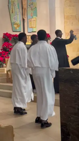 Yamba yamba Yahwe #lesacolytes #catholiquepourtoujours🙏❤️ #catholicforever #kinshasa🇨🇩 #brazavillecongo🇨🇬 #kenya #usa #wachezeamungu #altarserver #nyarugusu #yambote #zambia #liturgicaldancers #goma #bukavu #uvira #lubumbashi #kolwezi #kamituga #baraka #yambayambayahwe #servants 