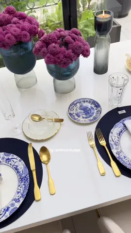 Mesa de brunch para hoy en azul blanco y dorado 💙##fyp #parati #deco #tabledecor #vajilla #desayuno #brunch 